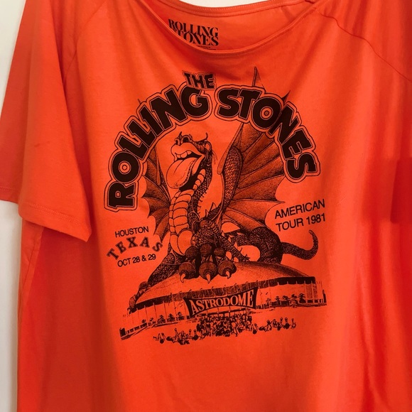 Torrid “Rolling Stones” Off the Shoulder Tour T-Shirt - Sizes 2 & 3 - Picture 4 of 15